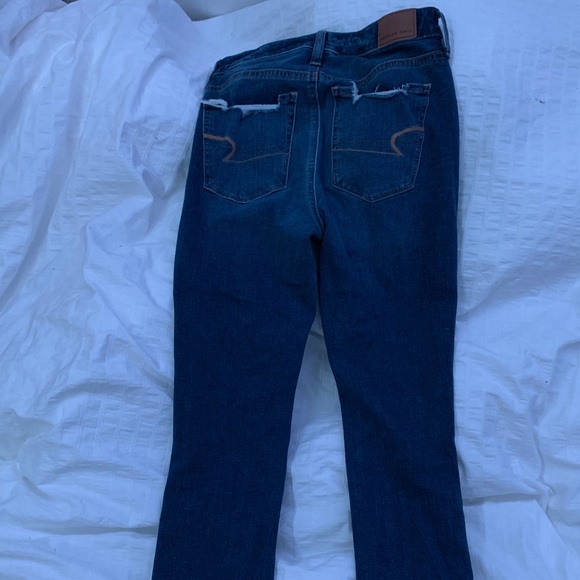 Ripped super high rise jeans! - Picture 4 of 4